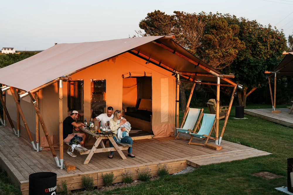 macdonalds-farm-glamping-safari-lodge-1