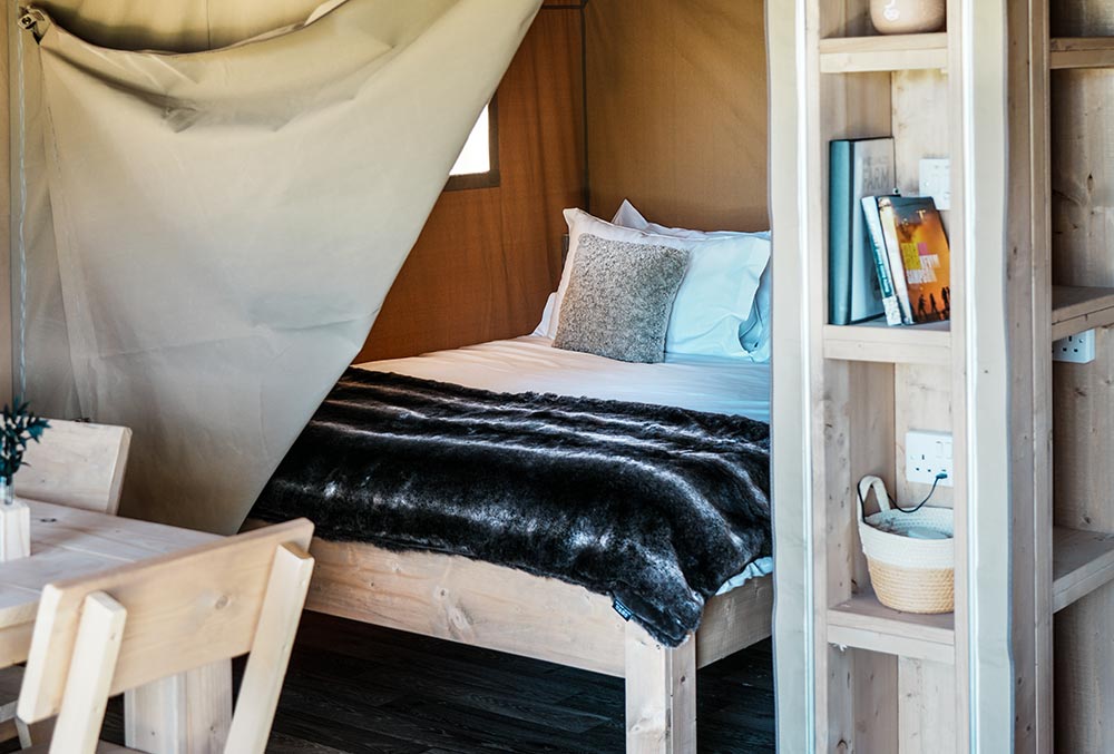 macdonalds-farm-glamping-bedroom